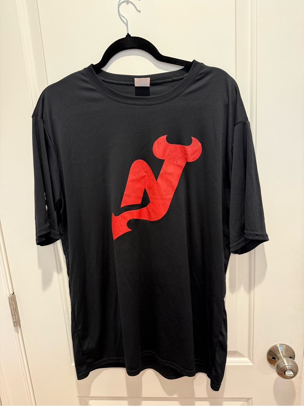 NJ Devils Men's Black Short-Sleeve Tee with Red Graphic